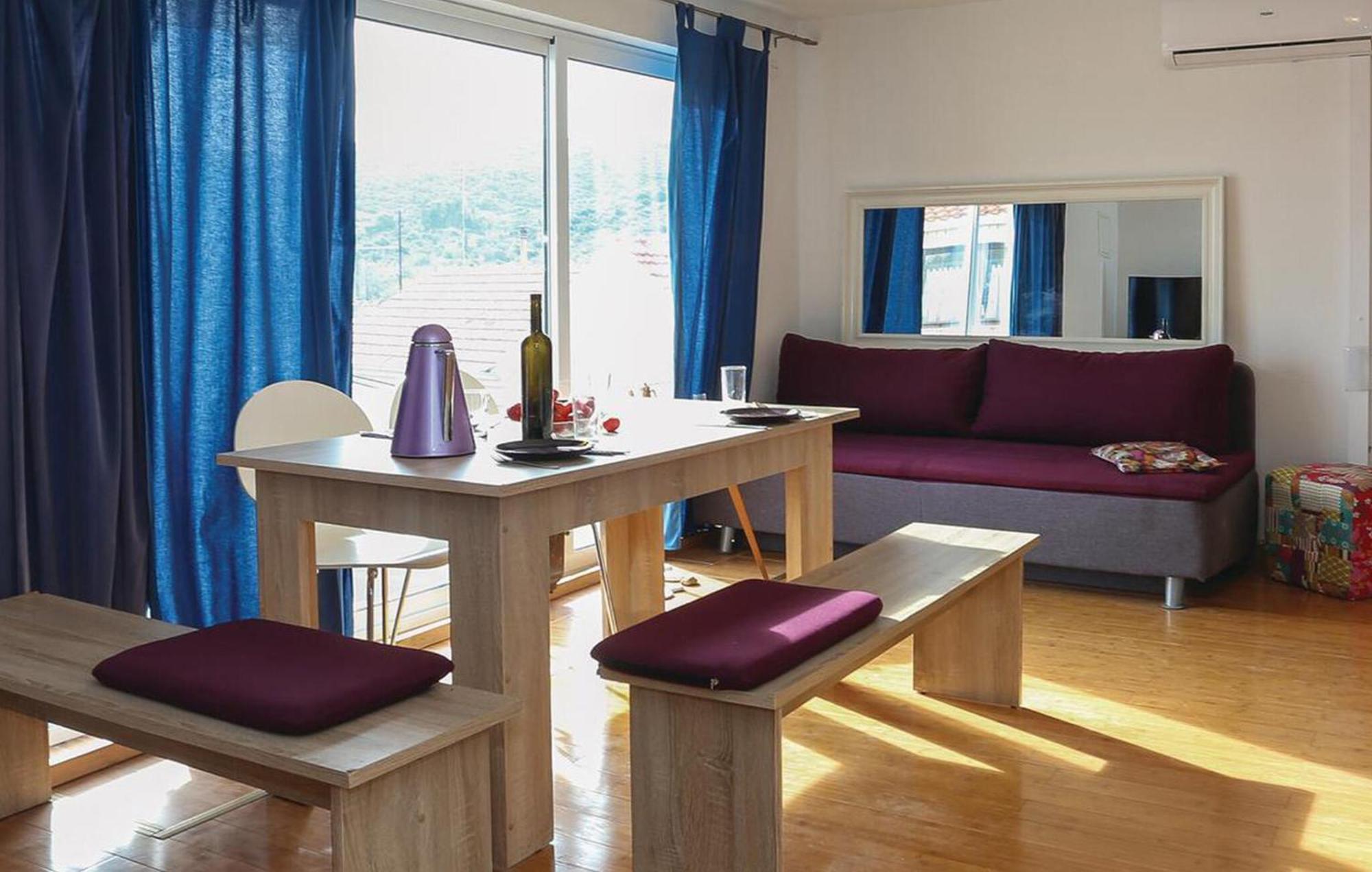 1 Bedroom Cozy Apartment In Slatine Εξωτερικό φωτογραφία