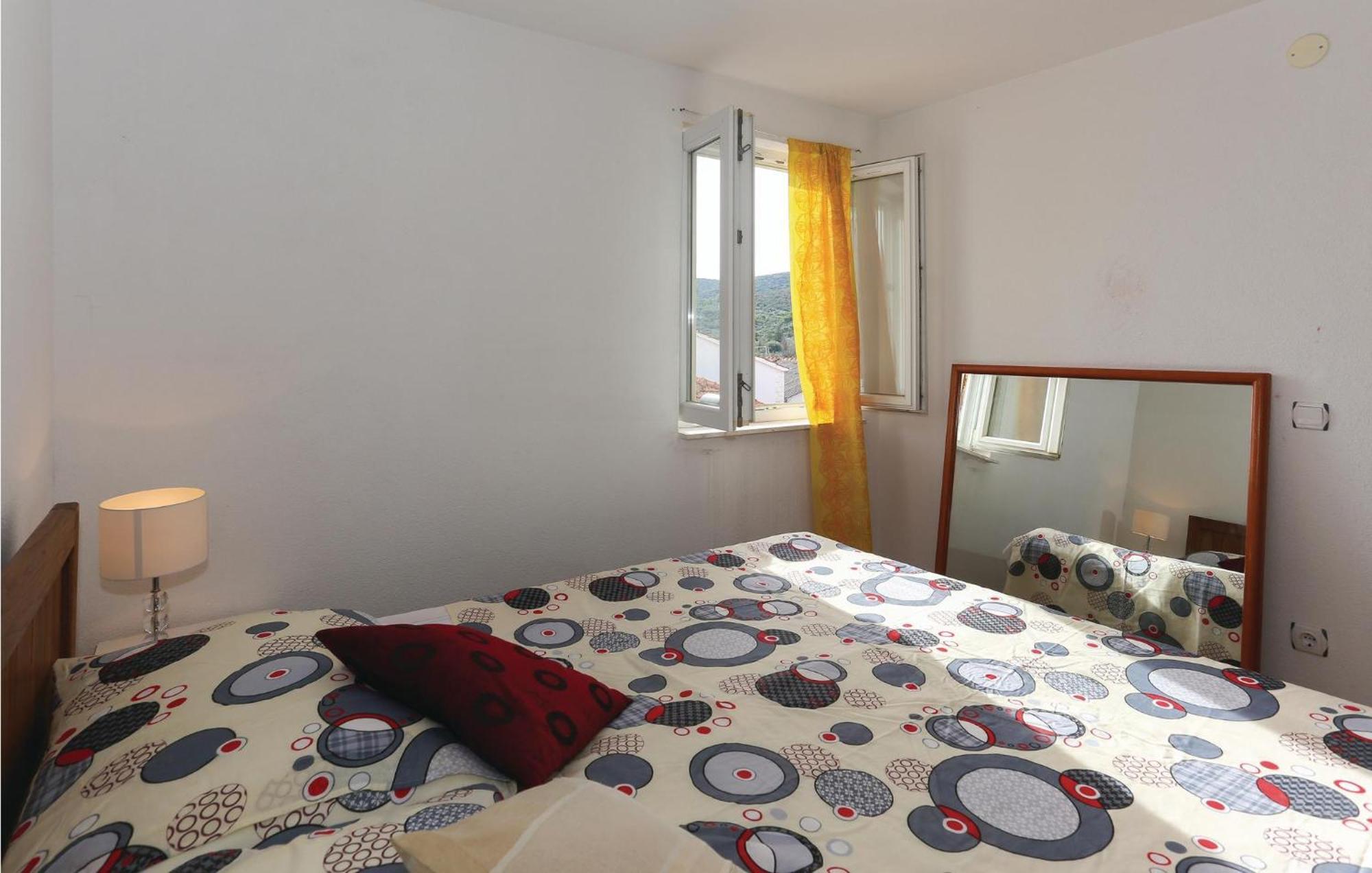 1 Bedroom Cozy Apartment In Slatine Εξωτερικό φωτογραφία